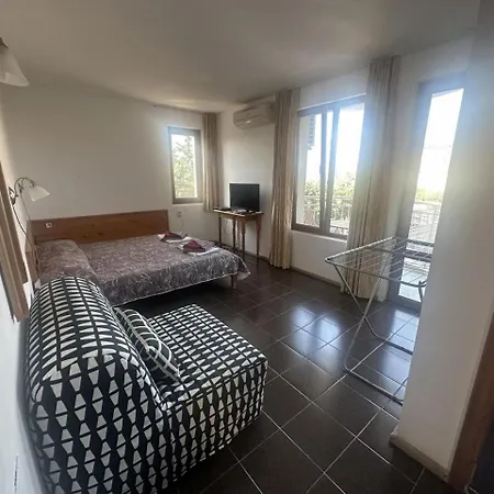 Pensión Karavida 3*