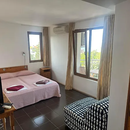 Πανσιόν Karavida 3*