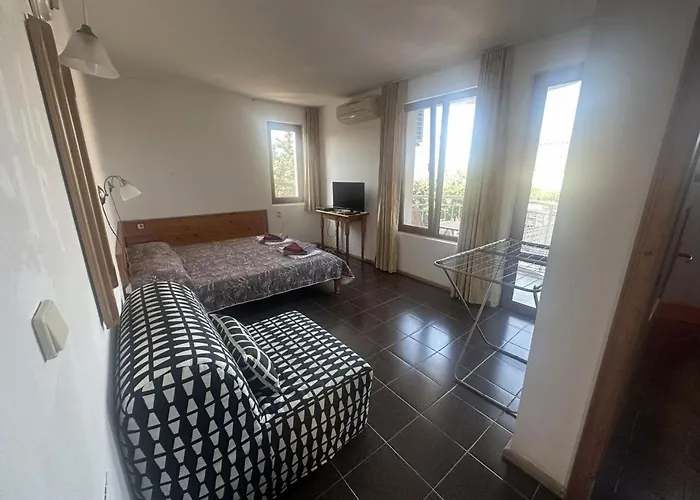 Pensión Karavida 3*